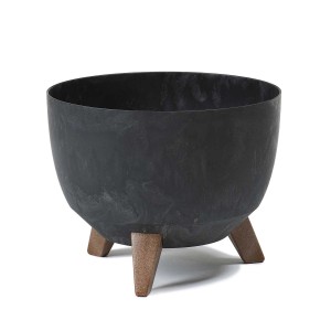 Czarna donica t.b.t. Donice z trzema nóżkami.