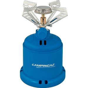 Kuchenka gazowa Campingaz Camping 206 S z niebieską obudową zabezpieczającą i uchwytem na garnek.