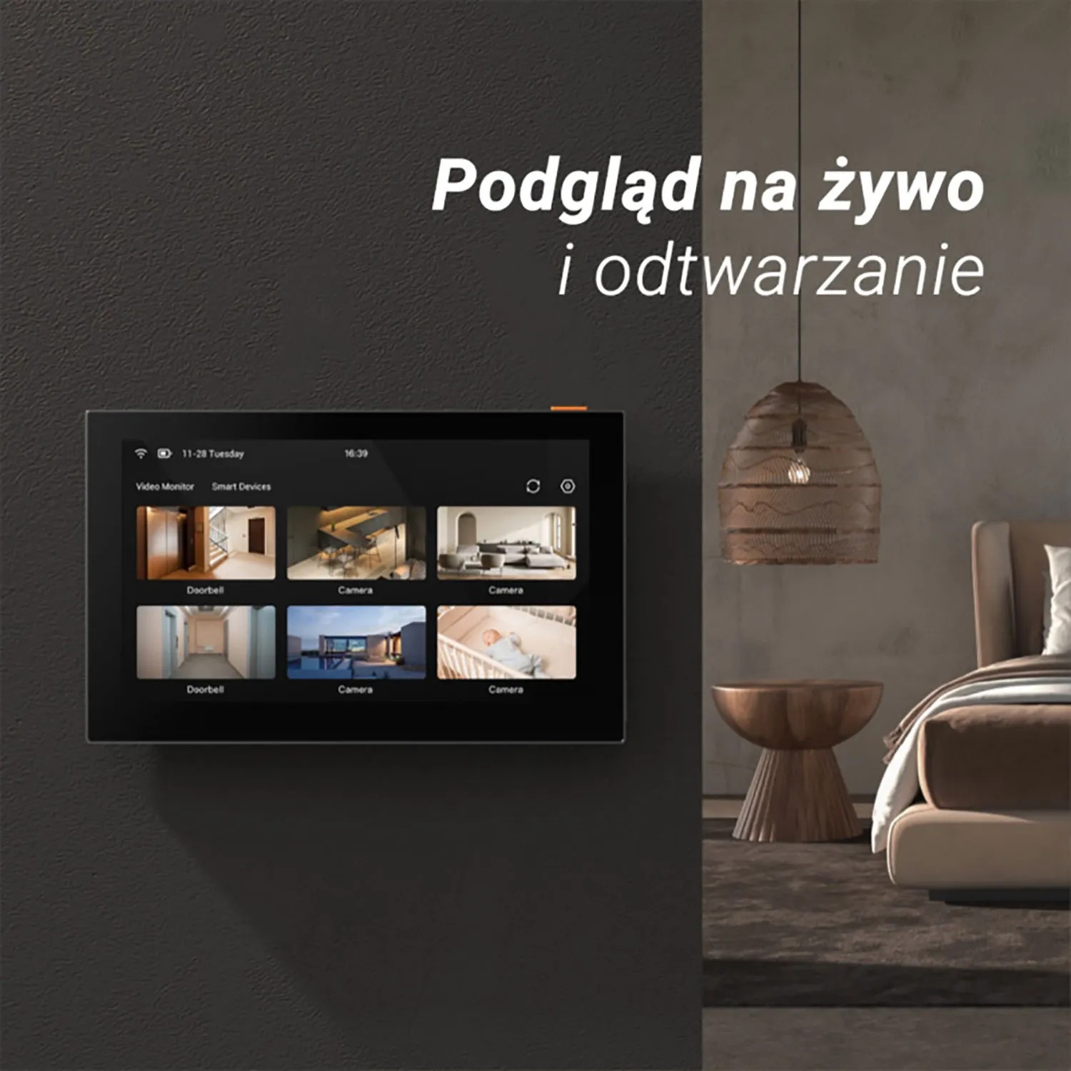 Monitor Ezviz z baterią (17,78 cm) zamontowany na ścianie, wyświetla podgląd na żywo z 6 kamer.