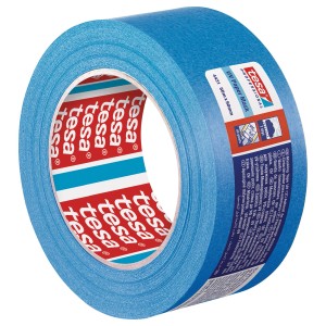 Niebieska taśma maskująca tesa UV Paper Mask, szerokość 50 mm.