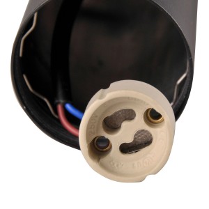 Zbliżenie oprawki lampy Kinkiety z kablami.