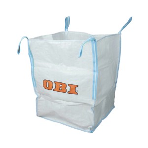 Biały Big Bag OBI na odpady budowlane i gruz z uchwytami.