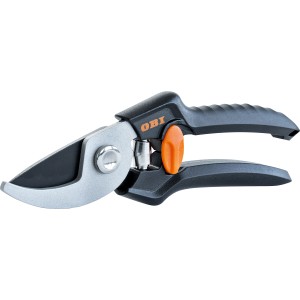 Sekator ogrodowy OBI z powłoką nieprzywierającą i ergonomicznymi uchwytami do precyzyjnego cięcia.