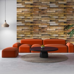 Pokój dzienny z panelami ściennymi t.b.t. imitującymi drewno, pomarańczową sofą i okrągłym stołem.