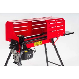 Czerwona elektryczna łuparka do drewna do użytku w ogrodzie.