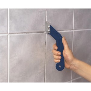 Czyścik do fug LUX Classic z ostrzem z węglika spiekanego używany do czyszczenia spoin płytek.