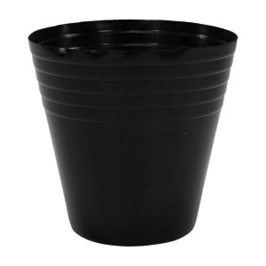 Czarna doniczka t.b.t., akcesoria do doniczek.