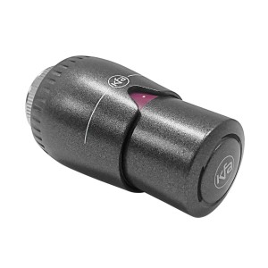 Szczegół szarej termostatycznej głowicy grzejnika.