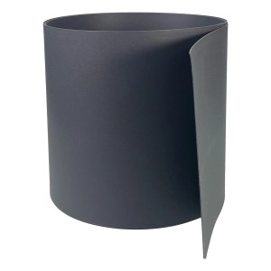 Ciemnoszara mata ogrodzeniowa t.b.t. zwinięta.