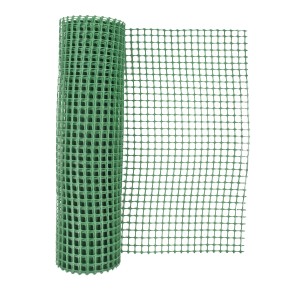 Zielona siatka ogrodowa w rolce. Pomoc w podtrzymywaniu roślin.