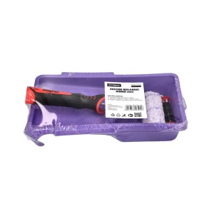 t.b.t. Zestaw malarski, składający się z kuwety, wałka i ramy.