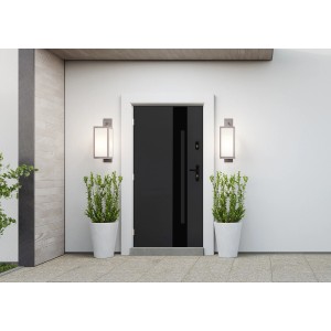 Nowoczesne, czarne drzwi zewnętrzne t.b.t. z lampami ściennymi i roślinami.