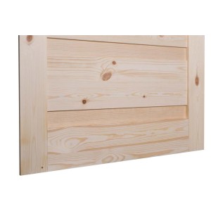 Zbliżenie na jasne drewniane drzwi wewnętrzne (t.b.t.) z poziomymi panelami.