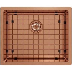 Zlewozmywak t.b.t. ze stali nierdzewnej, miedziany, z wkładką kratową.