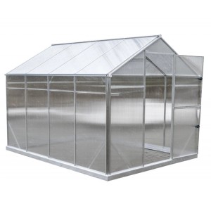 Przezroczysta szklarnia t.b.t. do ogrodu.