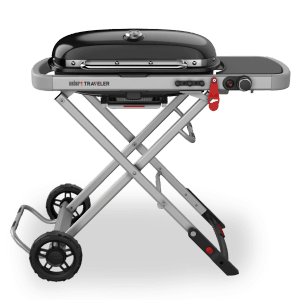 Przenośny grill gazowy t.b.t. z kółkami i czarną pokrywą.