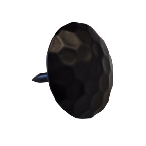 Czarny uchwyt meblowy t.b.t. z kutego metalu.