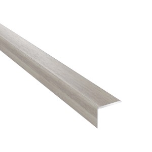 Jasna listwa przypodłogowa z efektem drewna, idealna do wnętrz.