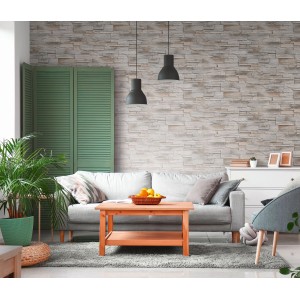 Salon z beżową tapetą flizelinową Erismann Stones Klein imitującą kamień.