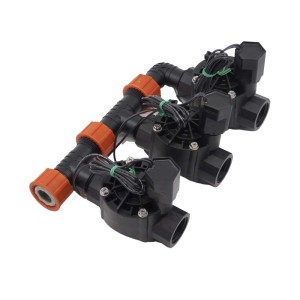 t.b.t. do nawadniania podziemnego, składający się z zaworów i złączek.