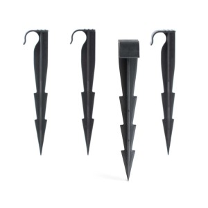 Czarne szpilki do mocowania rur nawadniania podziemnego, t.b.t.
