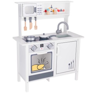 Biała drewniana kuchnia dla dzieci z piekarnikiem, zlewem i akcesoriami.